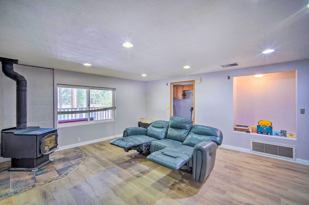 Photo of Livingroom in Wrightwood