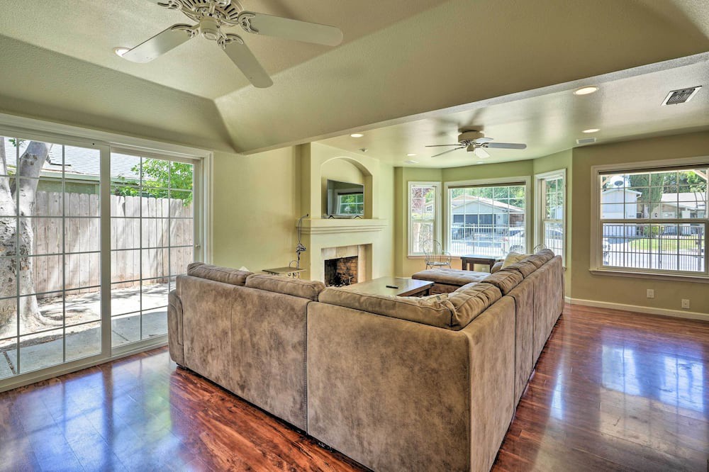 Photo of Livingroom in South Natomas