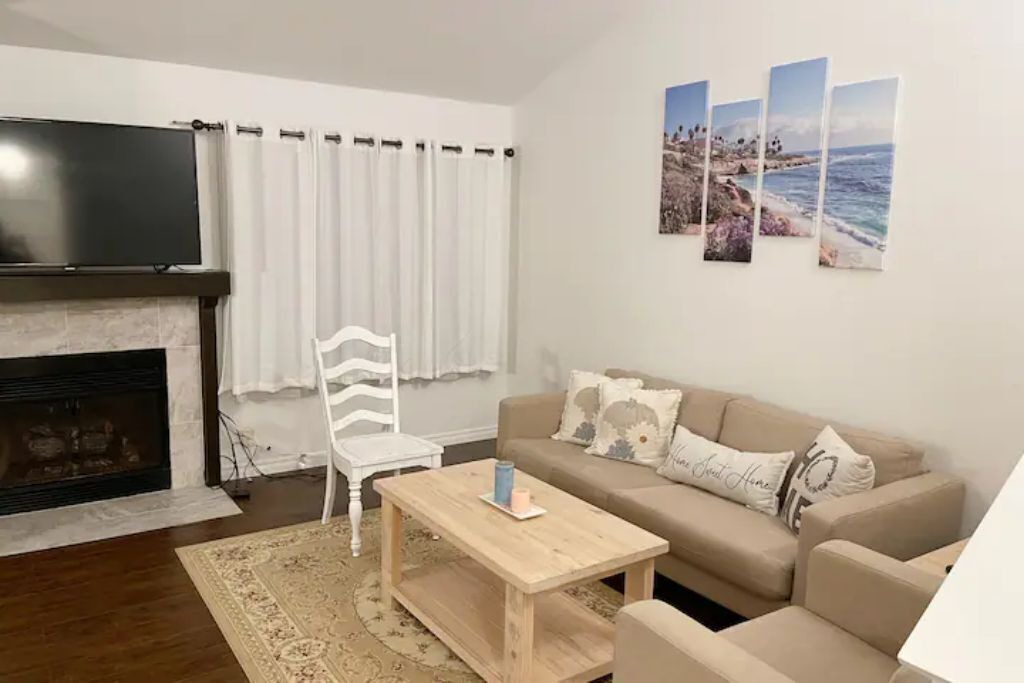Photo of Livingroom in University City