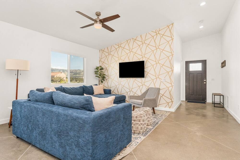 Photo of Livingroom in Desert Hot Springs