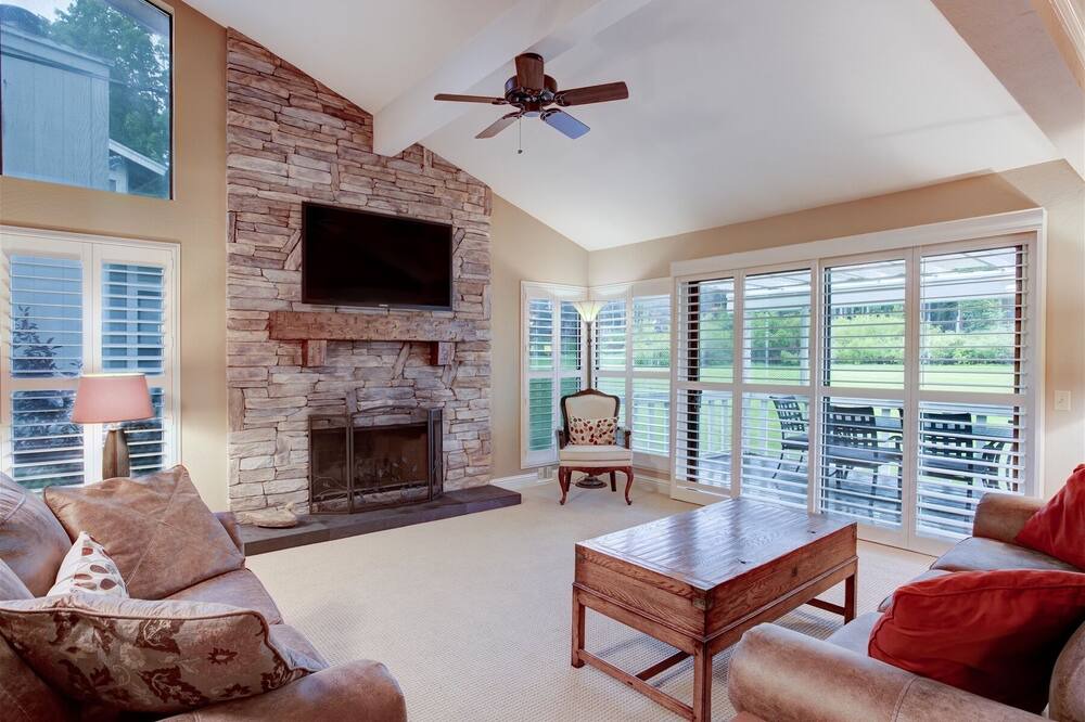 Photo of Bedroom in Plumas Eureka Estates