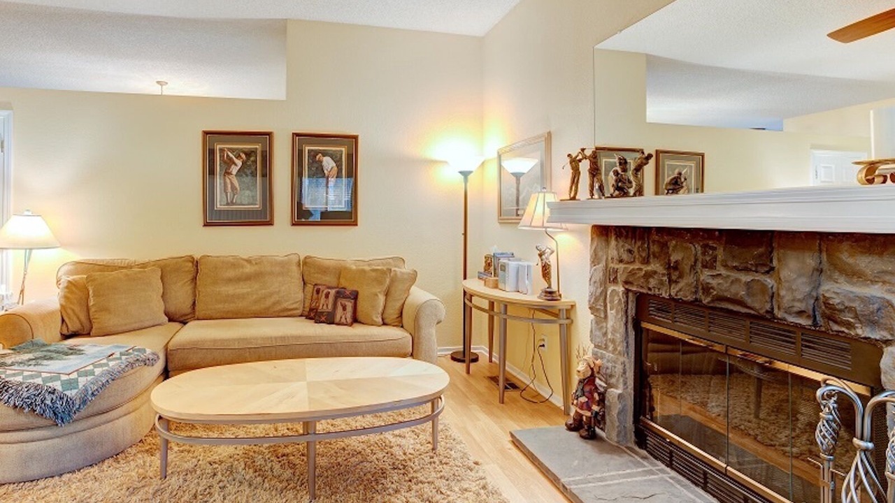 Photo of Livingroom in Plumas Eureka Estates