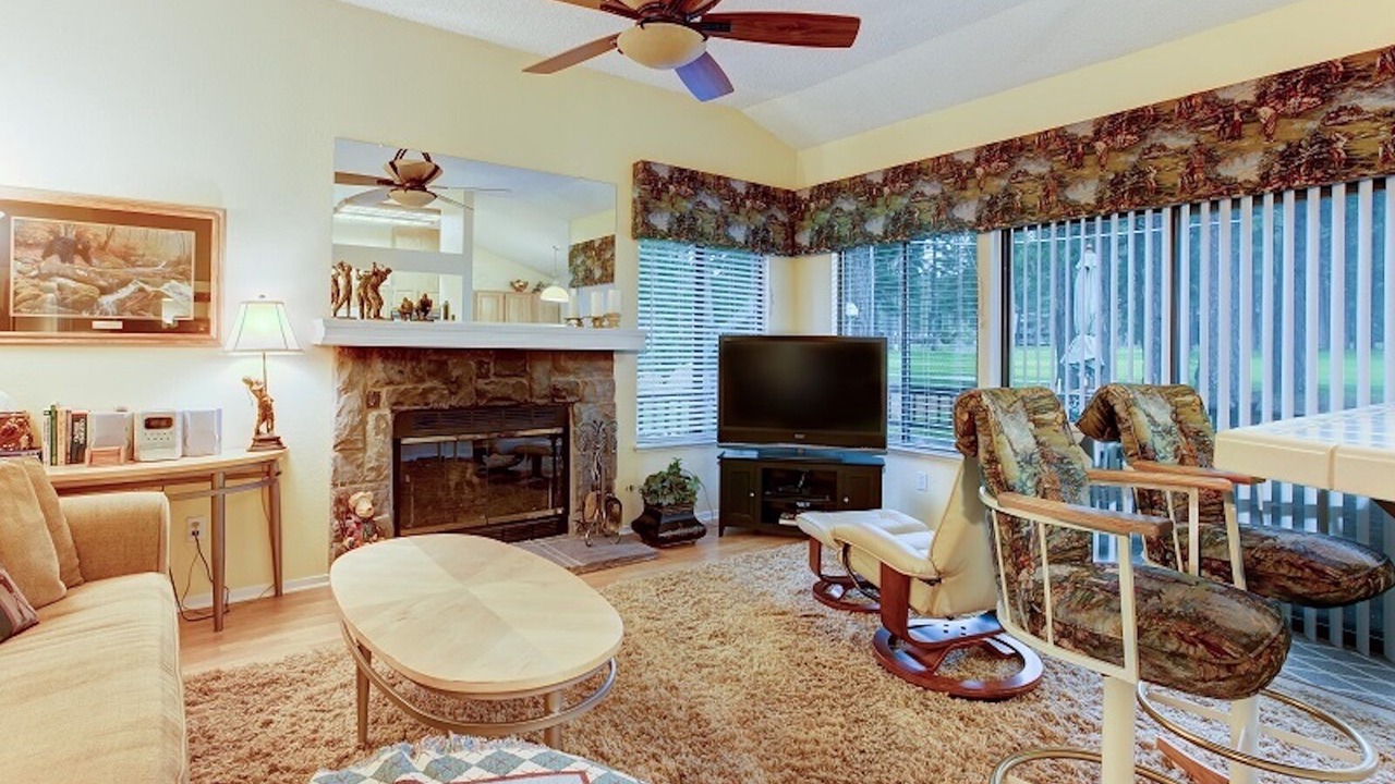 Photo of Livingroom in Plumas Eureka Estates