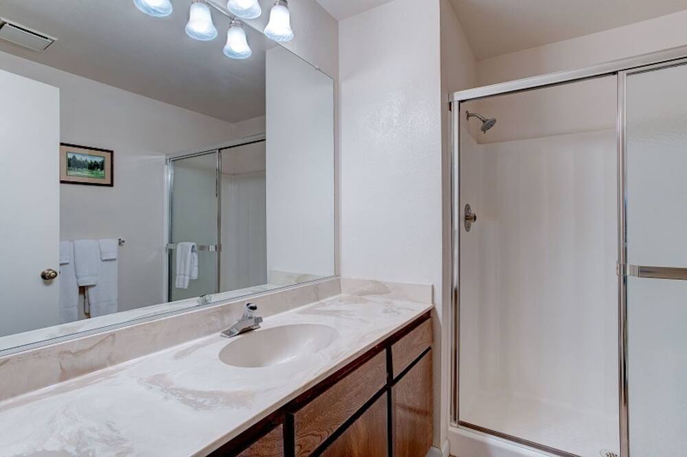 Photo of Bathroom in Plumas Eureka Estates