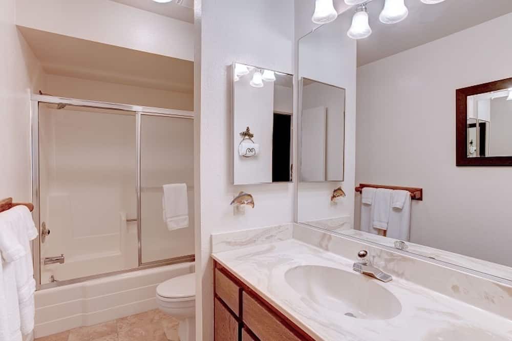 Photo of Bathroom in Plumas Eureka Estates
