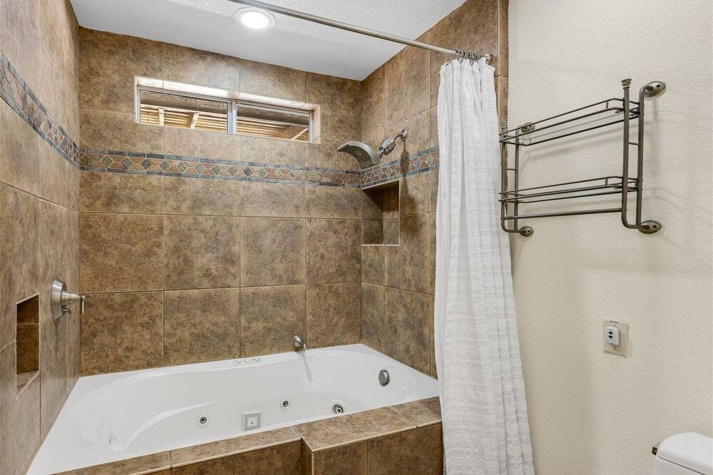 Photo of Bathroom in Araby