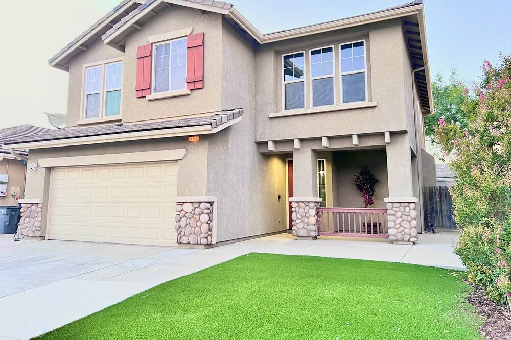Photo of Outdoor in Raisin