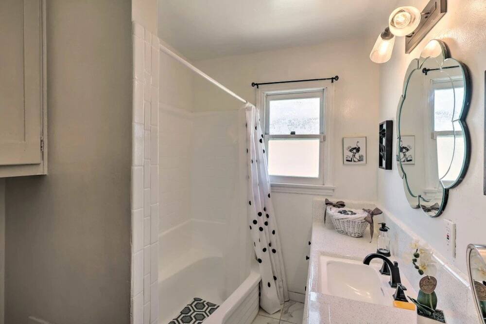Photo of Bathroom in Bakersfield