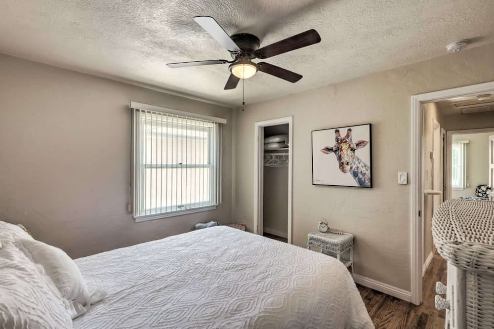 Photo of Bedroom in Bakersfield