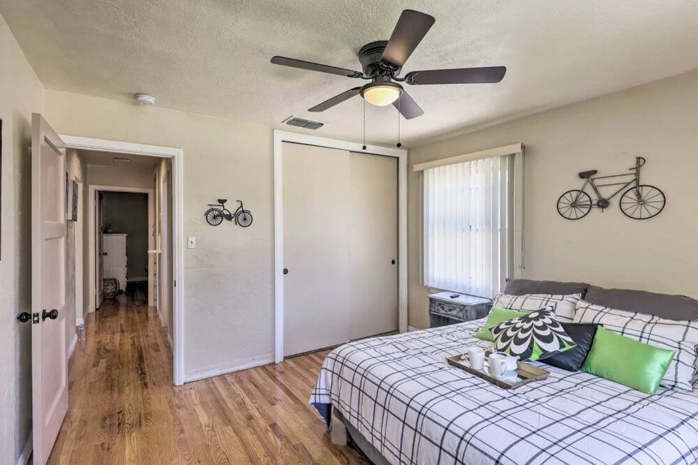 Photo of Bedroom in Bakersfield