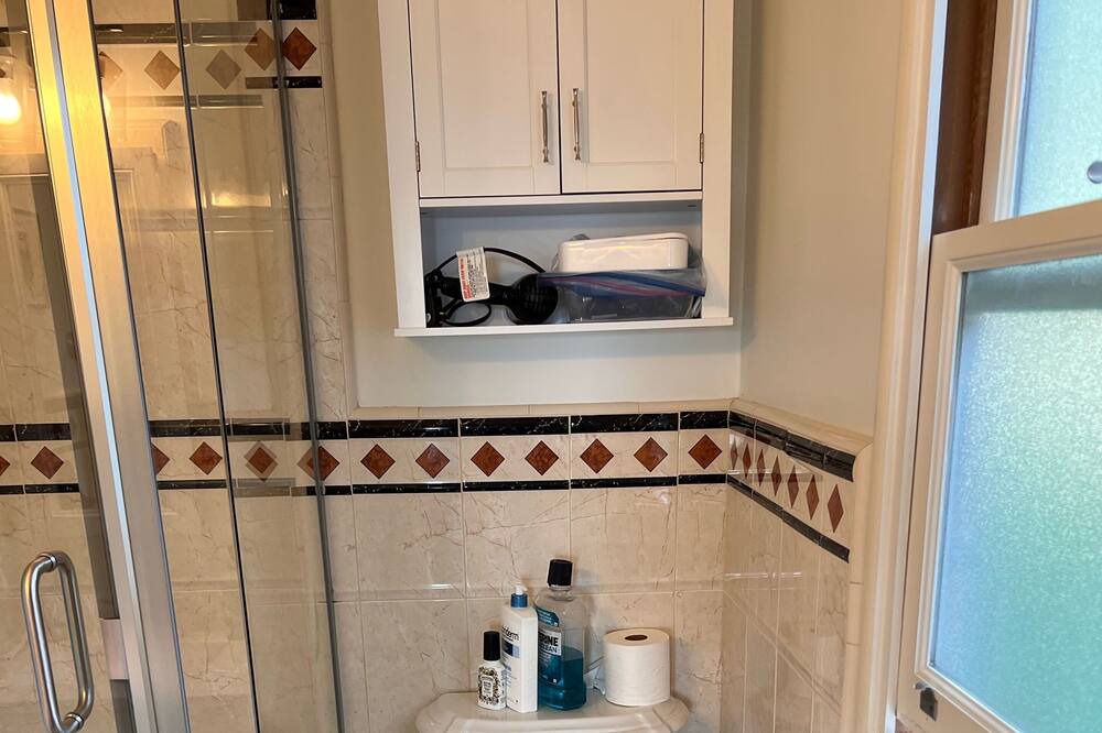 Photo of Bathroom in Upper Rockridge