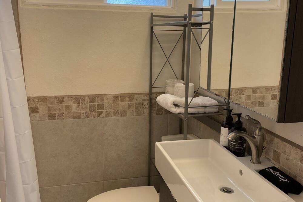Photo of Bathroom in Roseville - Fleet Ridge