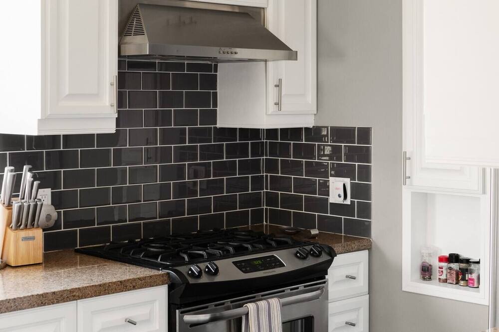 Photo of Kitchen in Mid-Wilshire