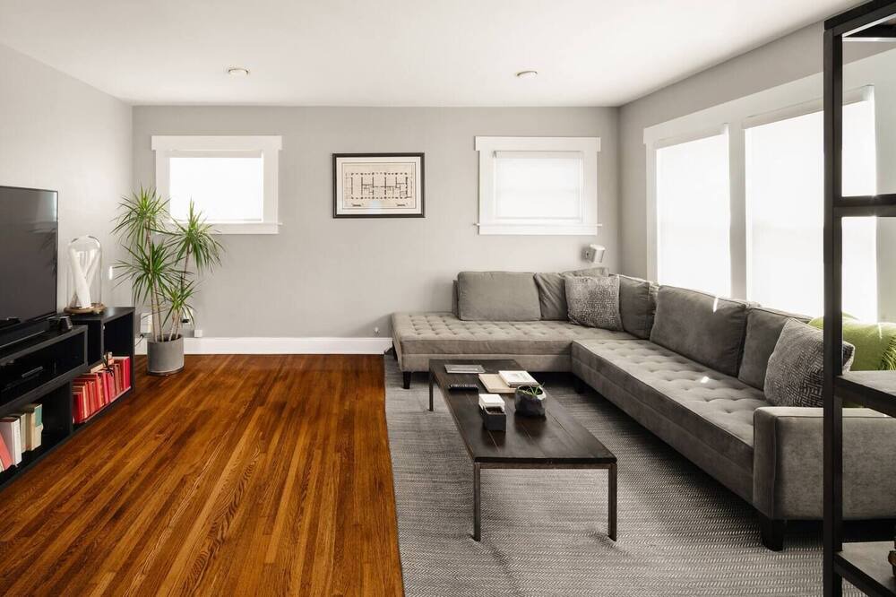 Photo of Livingroom in Mid-Wilshire