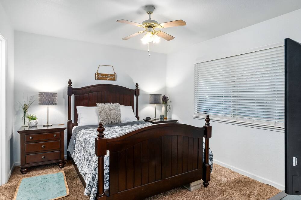 Photo of Bedroom in Chico