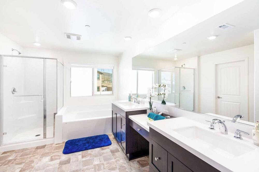 Photo of Bathroom in Jurupa Valley