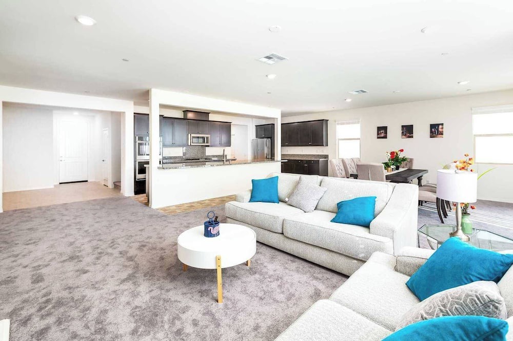 Photo of Livingroom in Jurupa Valley