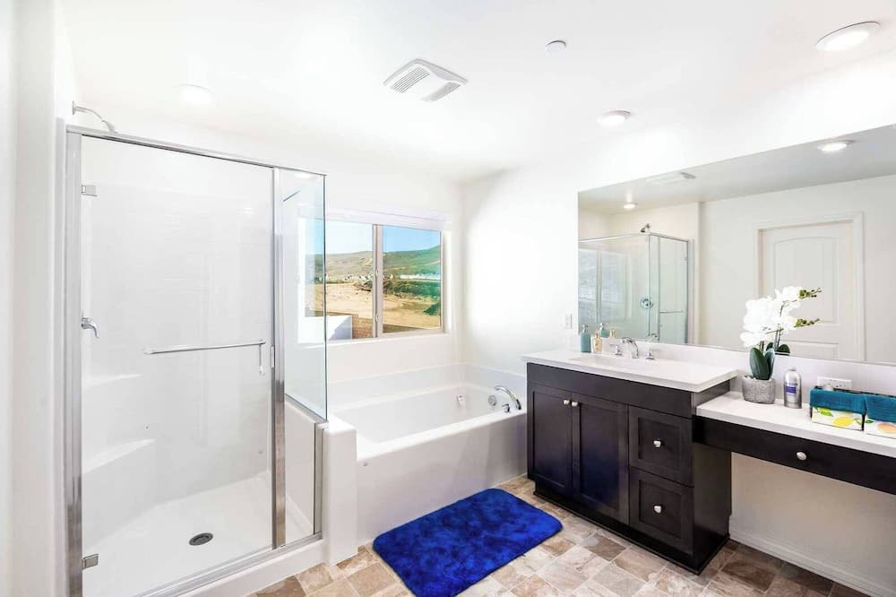 Photo of Bathroom in Jurupa Valley