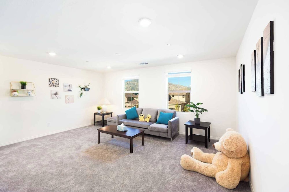 Photo of Livingroom in Jurupa Valley