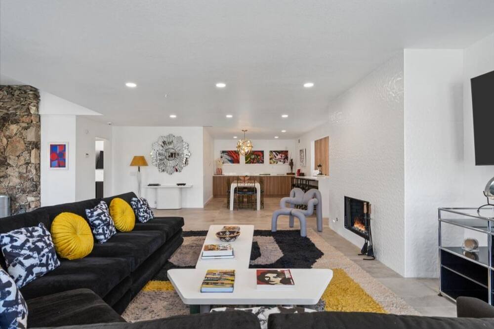 Photo of Livingroom in Indian Canyon