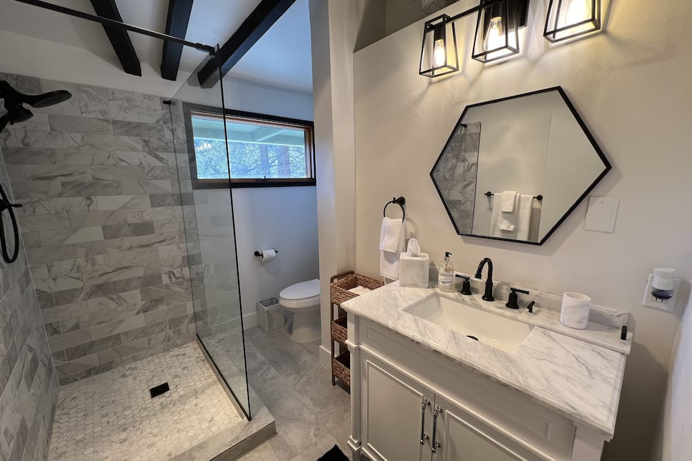 Photo of Bathroom in Wrightwood