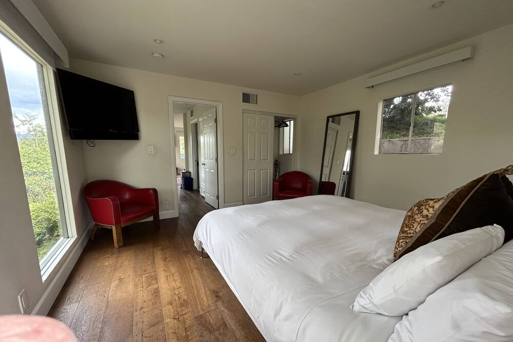 Photo of Bedroom in Los Angeles