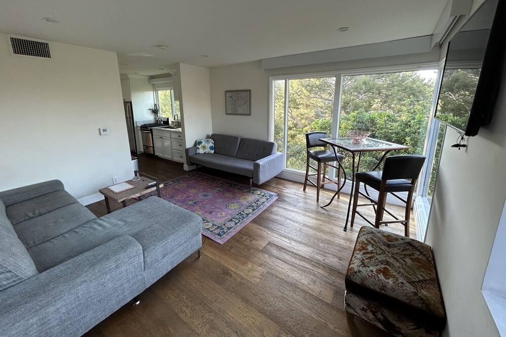 Photo of Livingroom in Los Angeles