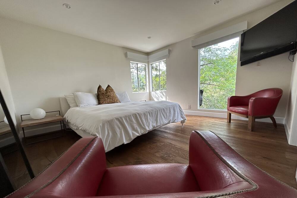 Photo of Bedroom in Los Angeles