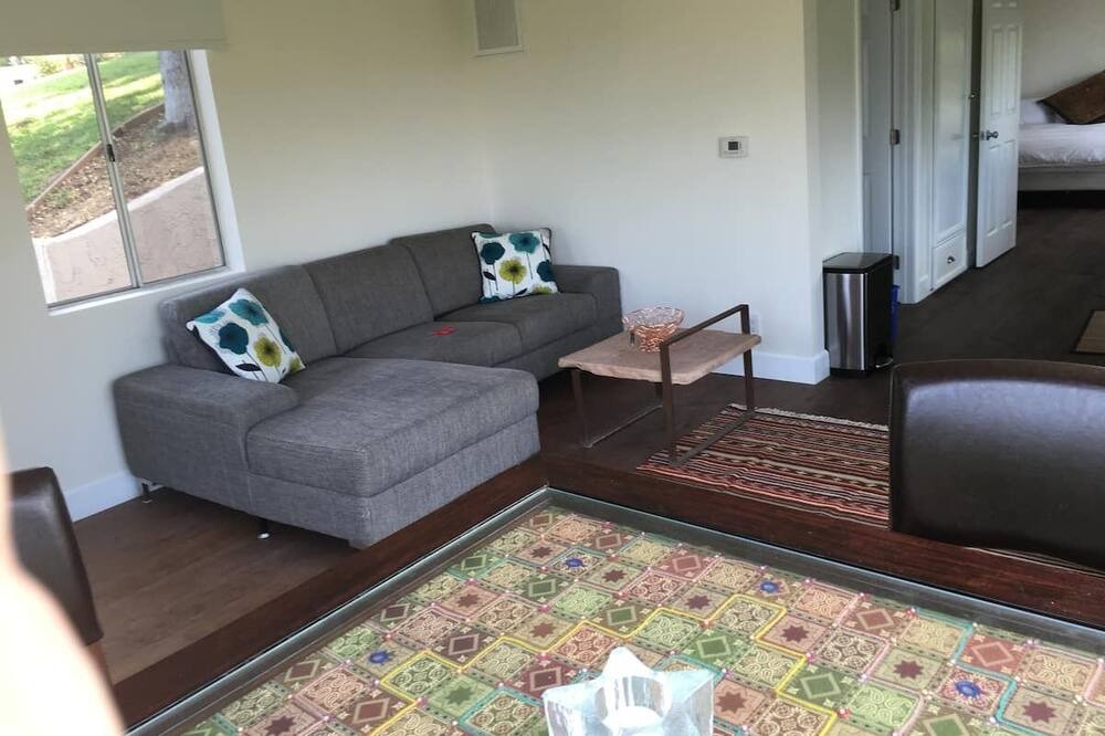 Photo of Livingroom in Los Angeles