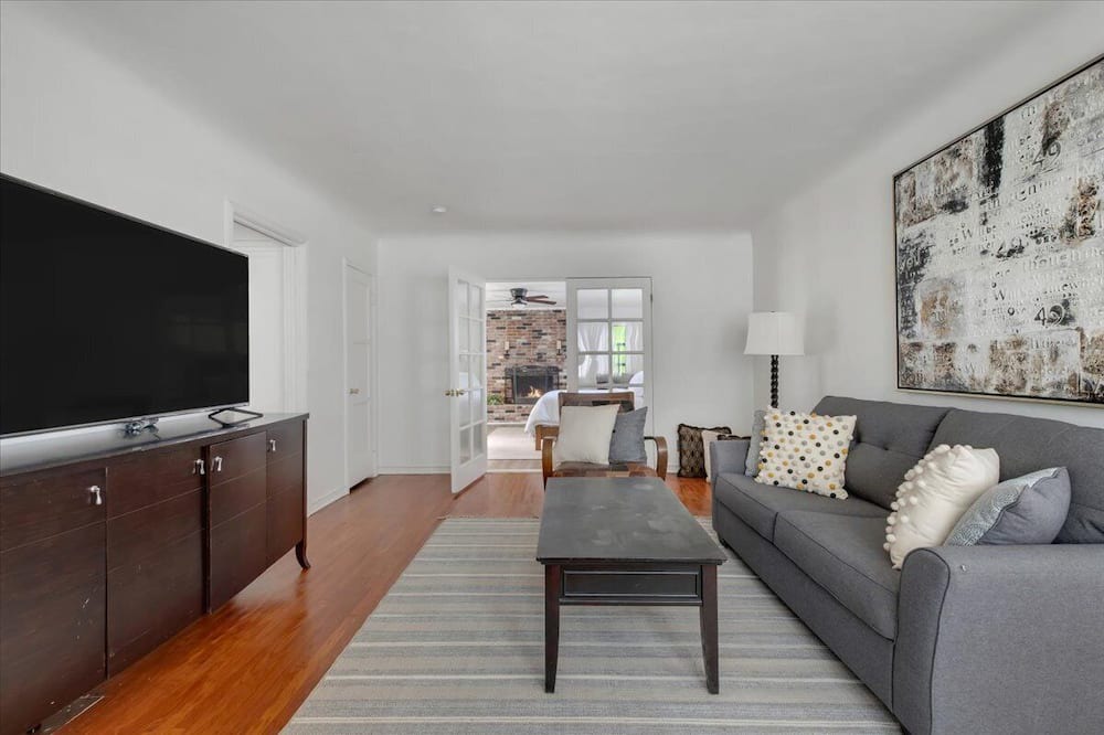 Photo of Livingroom in View Park-Windsor Hills