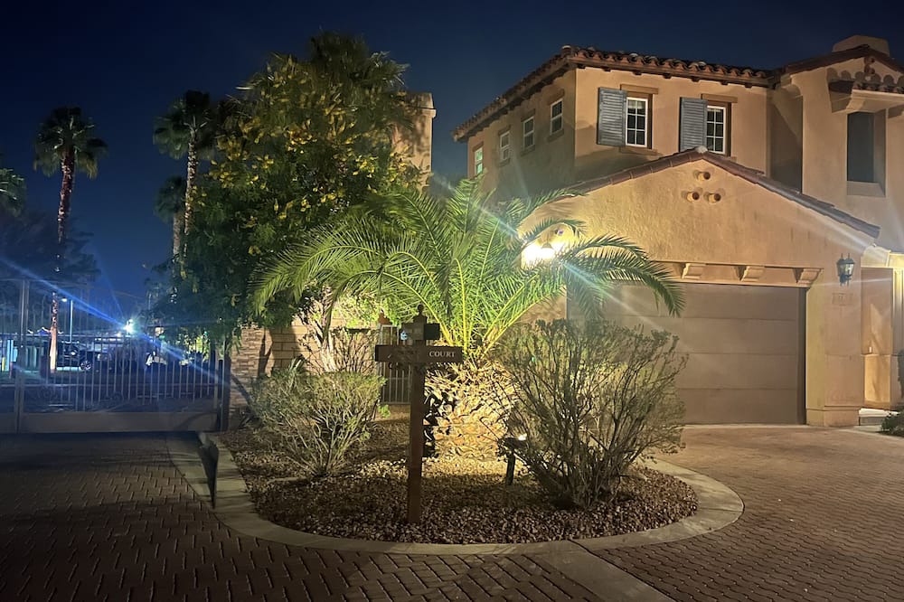Photo of Outdoor in Araby