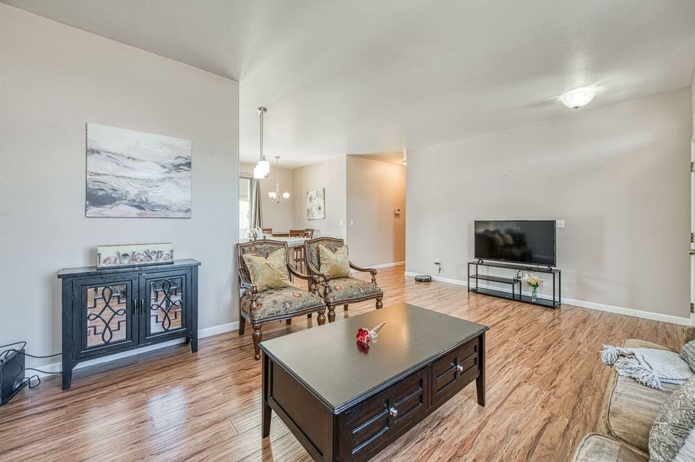 Photo of Livingroom in Roosevelt
