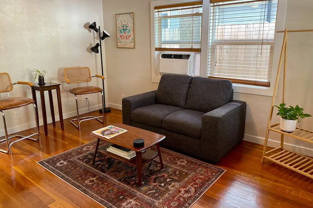 Photo of Livingroom in Chico