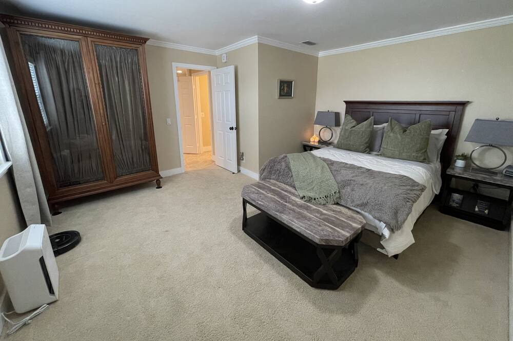 Photo of Bedroom in Murrieta
