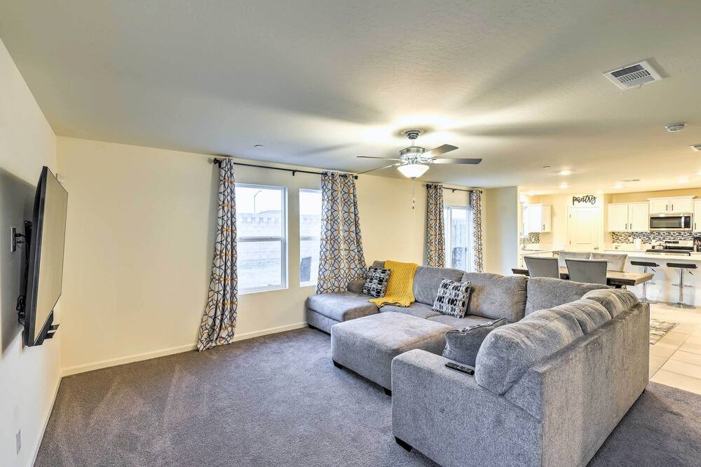Photo of Livingroom in Pumpkin Center