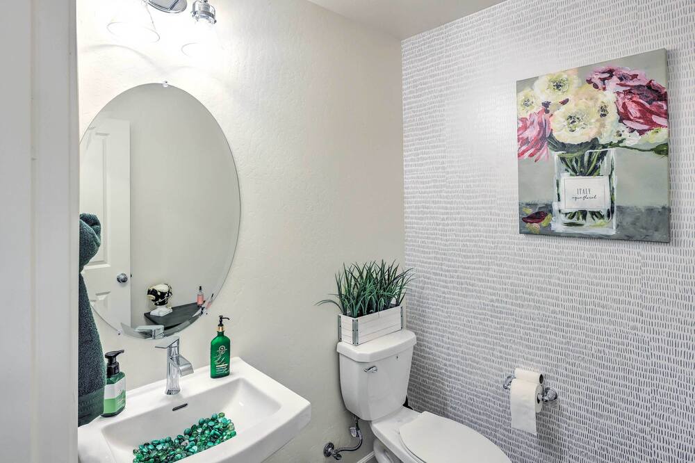 Photo of Bathroom in Pumpkin Center