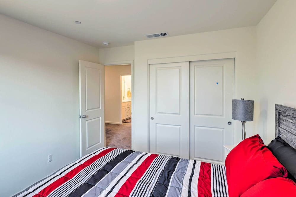 Photo of Bedroom in Pumpkin Center