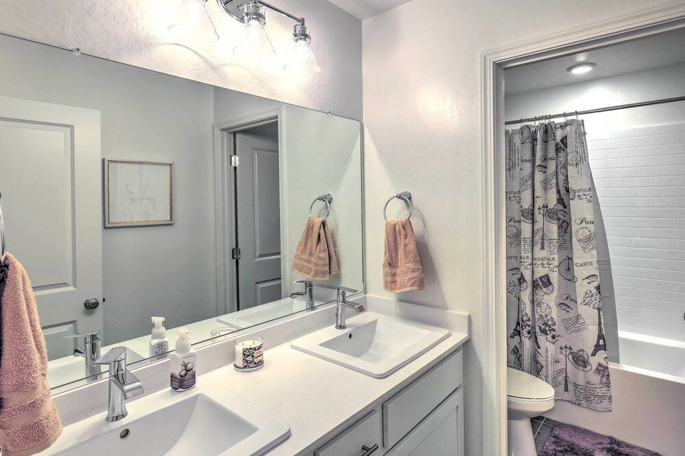 Photo of Bathroom in Pumpkin Center