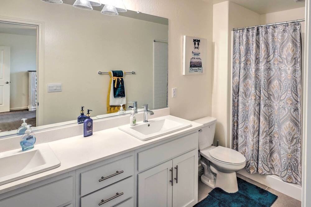 Photo of Bathroom in Pumpkin Center