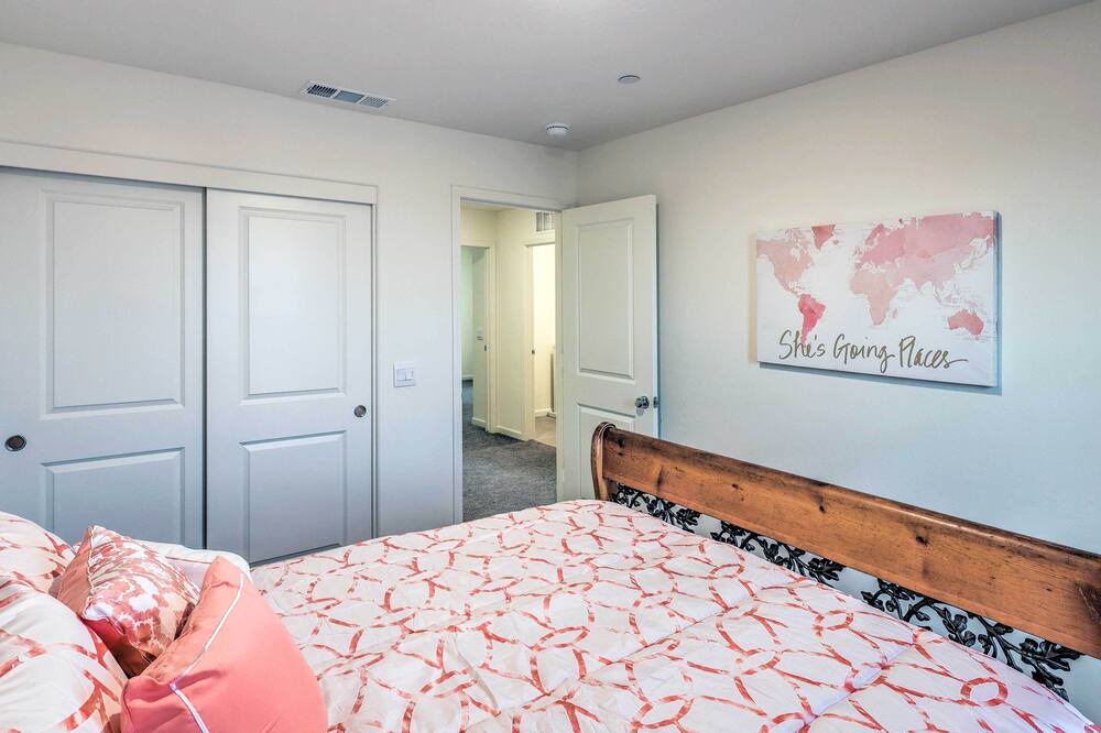 Photo of Bedroom in Pumpkin Center