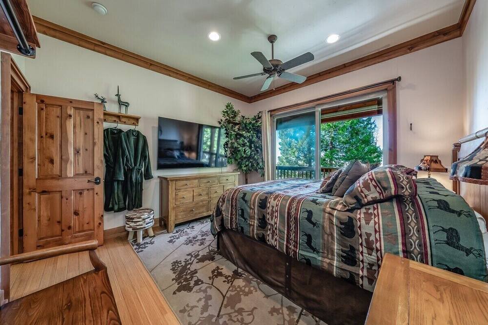 Photo of Bathroom in Shaver Lake