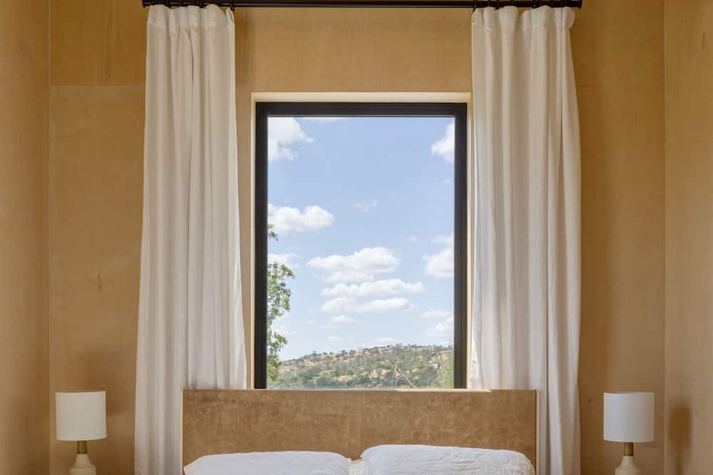 Photo of Bedroom in Yosemite Lakes