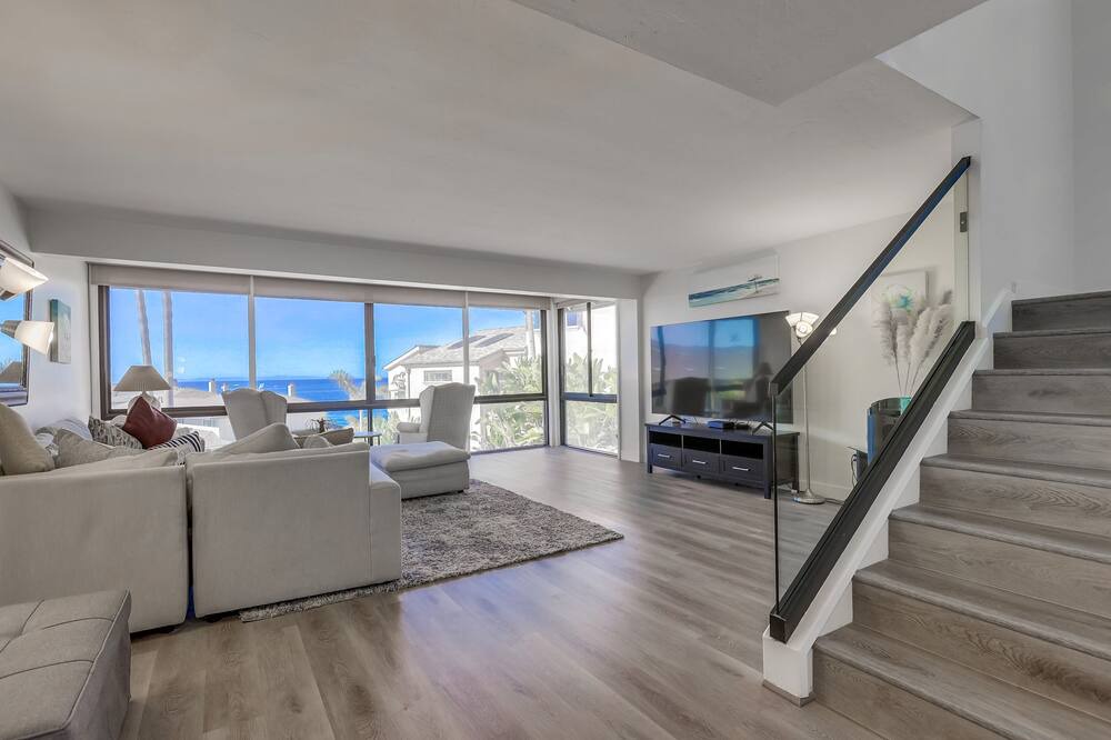 Photo of Livingroom in South Laguna