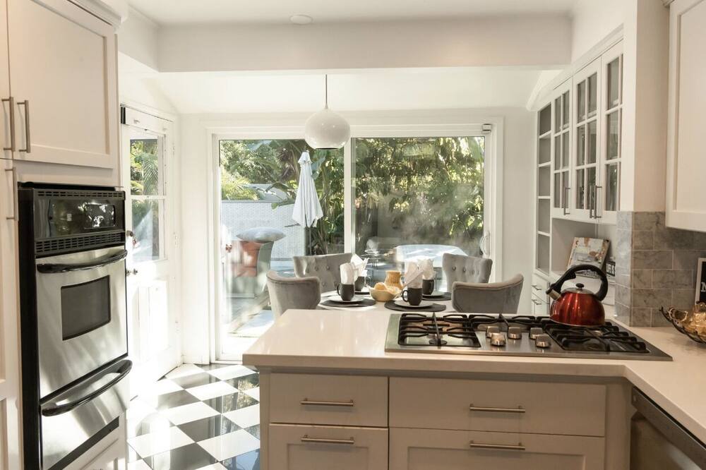 Photo of Kitchen in Encino