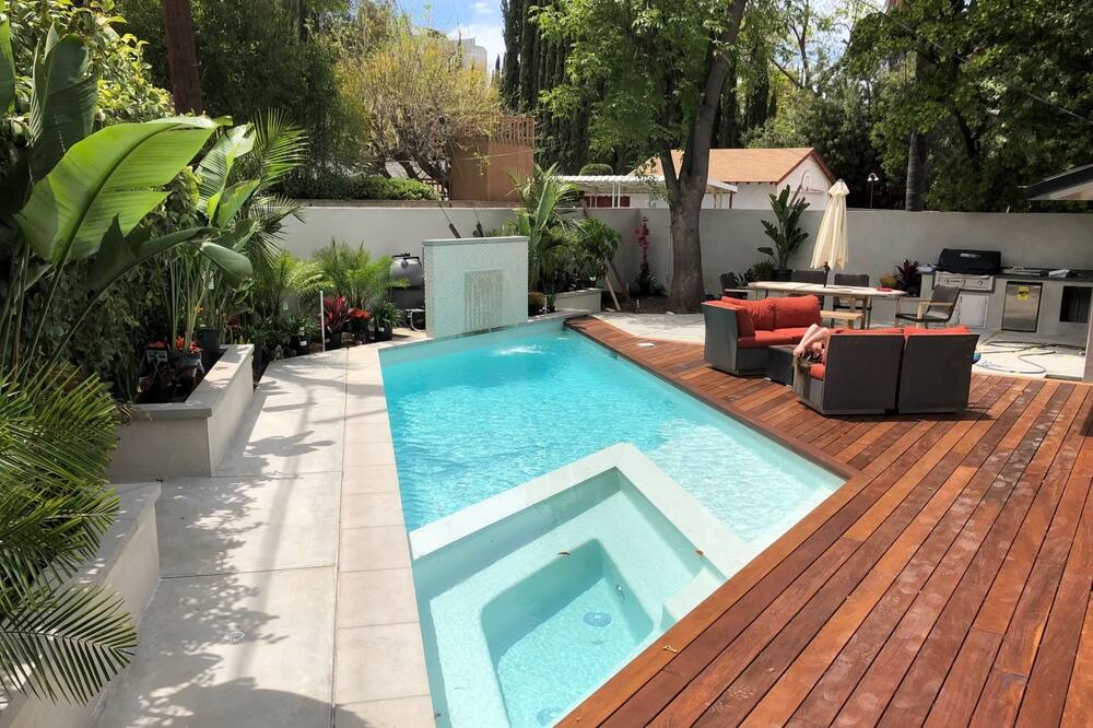 Photo of Outdoor in Encino