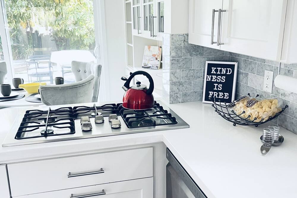 Photo of Kitchen in Encino
