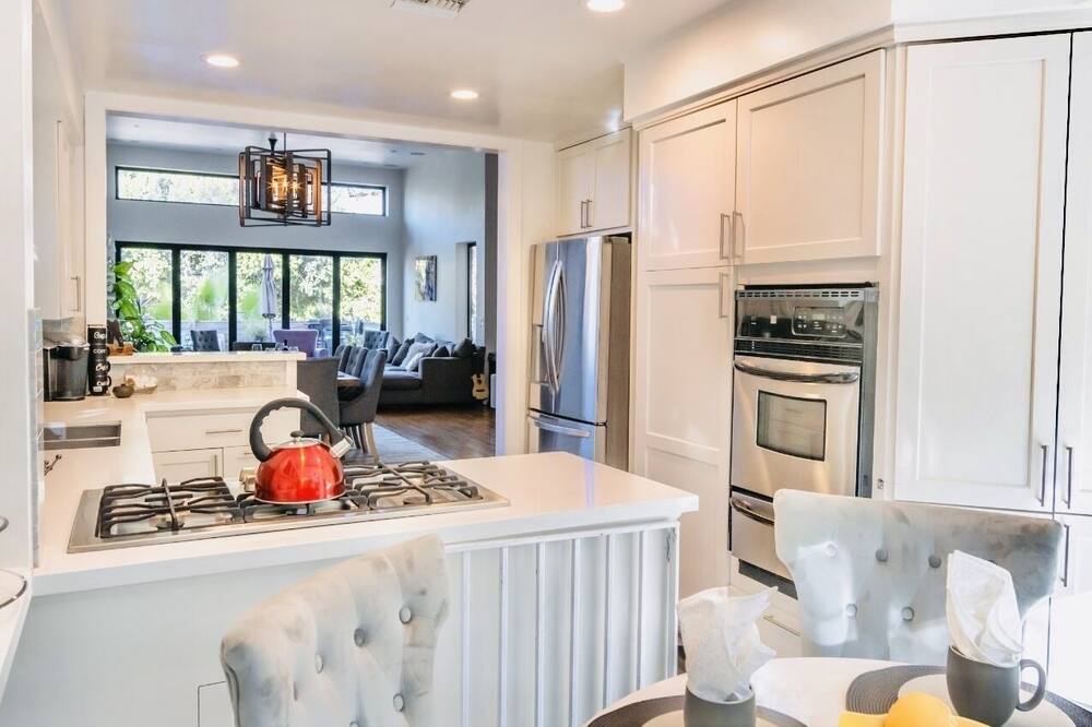 Photo of Kitchen in Encino