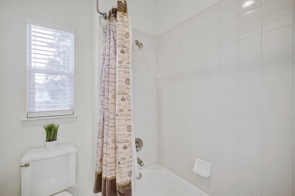 Photo of Bathroom in Vallejo