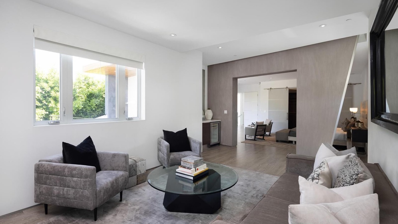 Photo of Livingroom in Beverly Grove