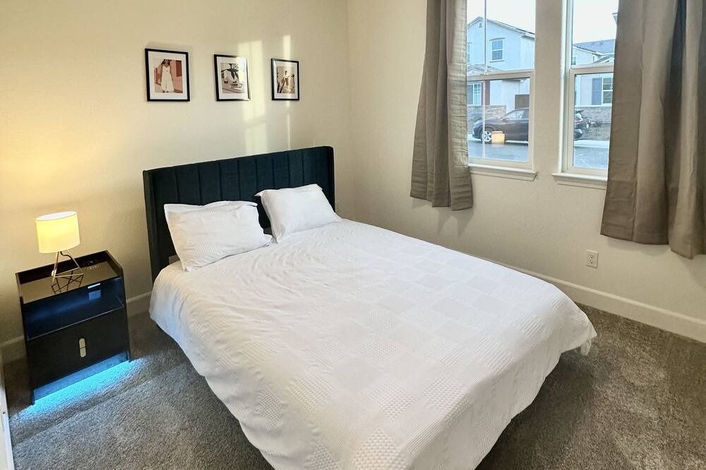 Photo of Bedroom in Roseville